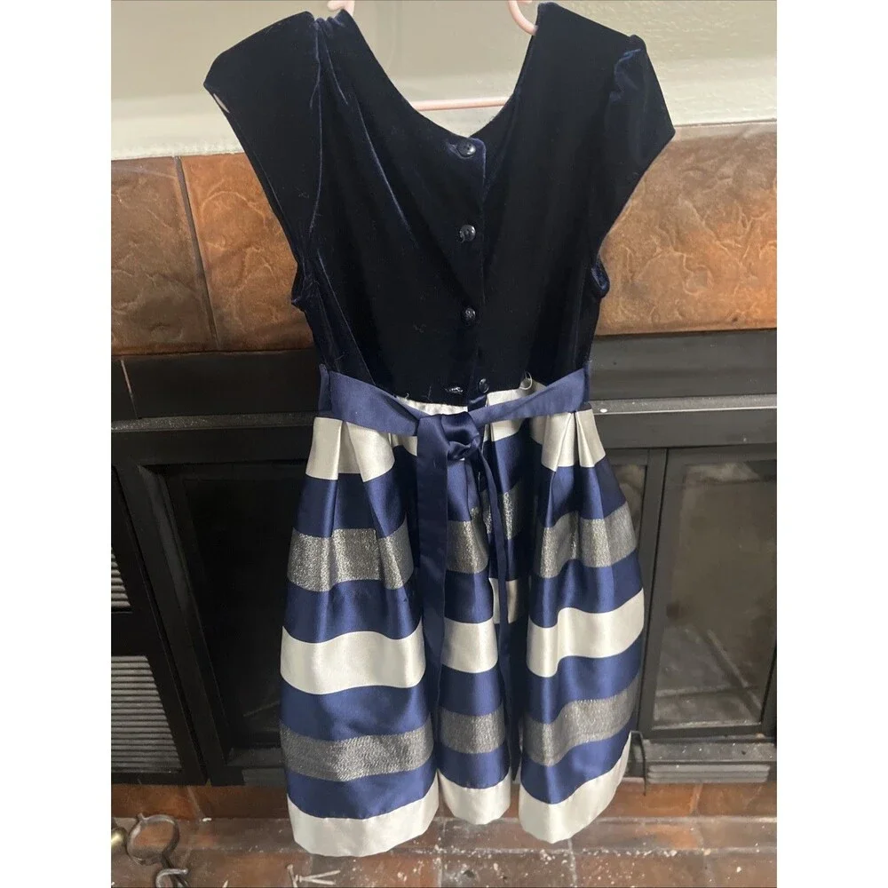 Perfect for the Winter or the Holidays! Jona Michelle girls holiday dress size 7